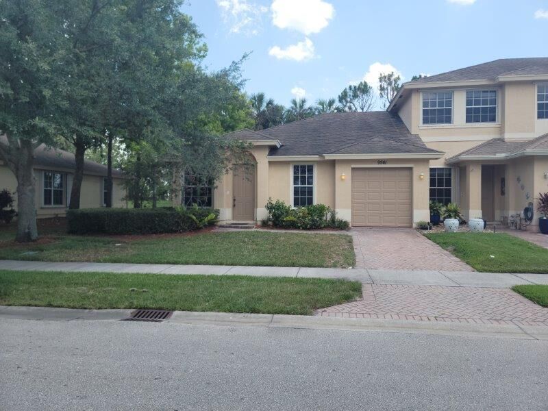 Property Photo:  9961 E Villa Circle  FL 32966 