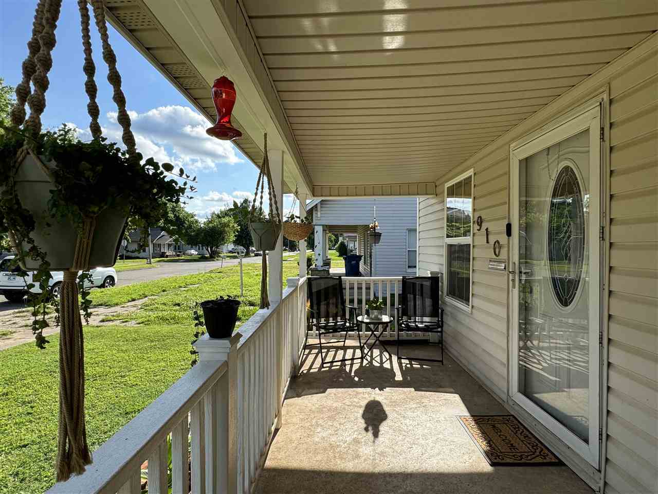 Property Photo:  910 E Maple Street  OK 74023 