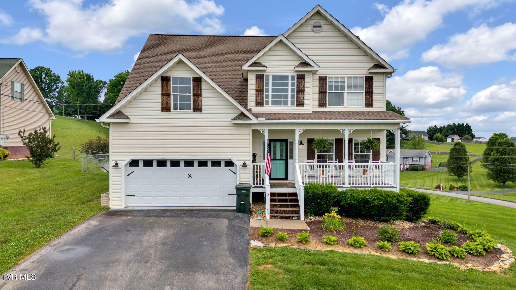 Property Photo: 1121 Daisy Lane TN 37659