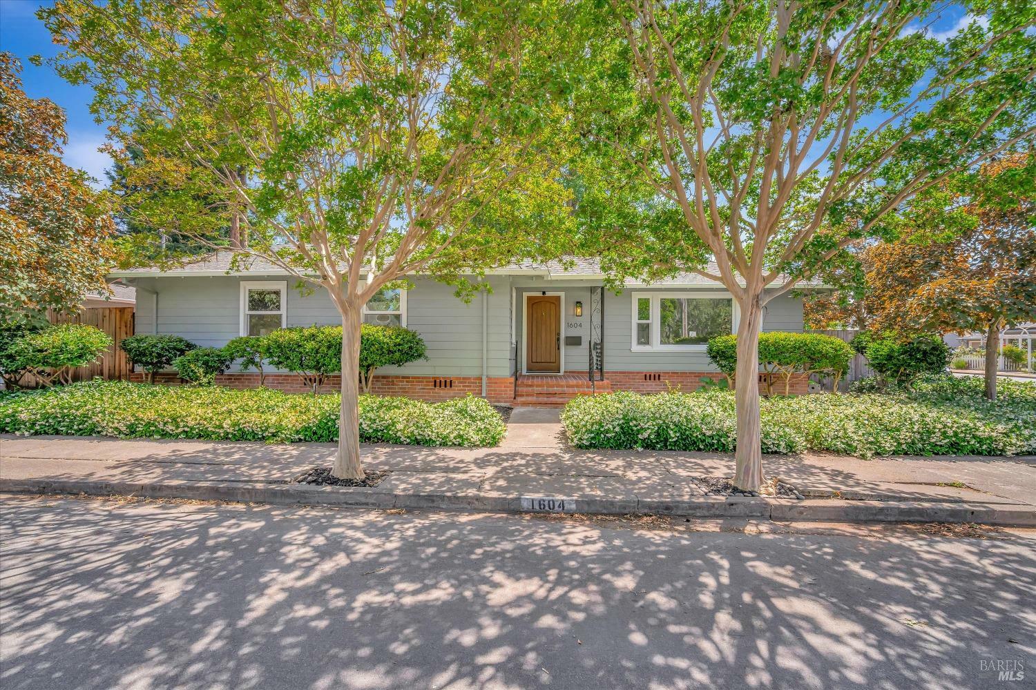 Property Photo:  1604 El Rancho Way  CA 95404 