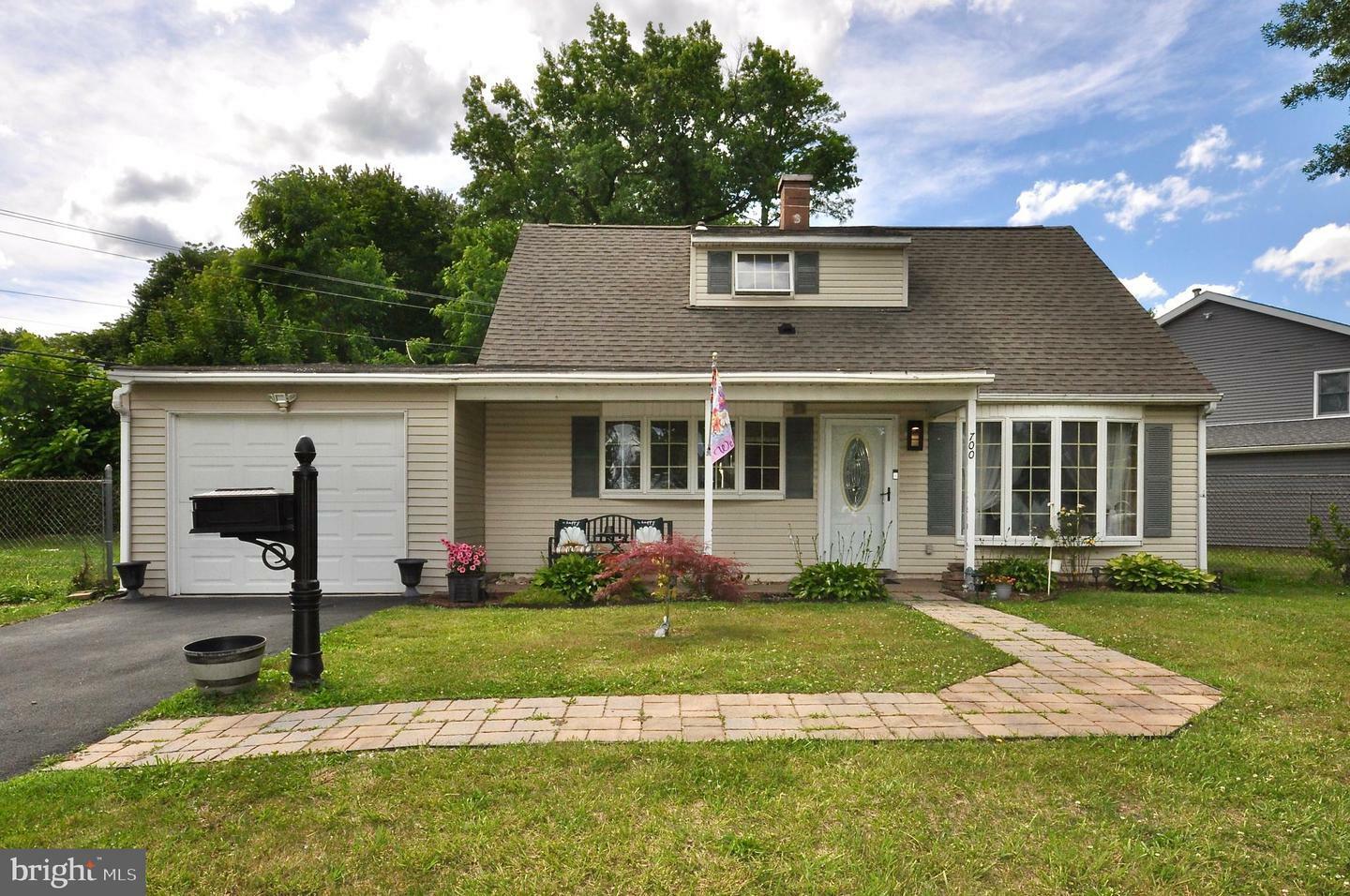 Property Photo:  700 Ashdale Road  PA 19067 