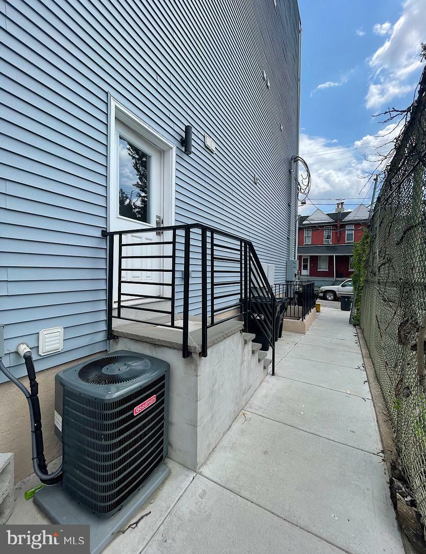 Property Photo:  4111 Ludlow Street 4F  PA 19104 