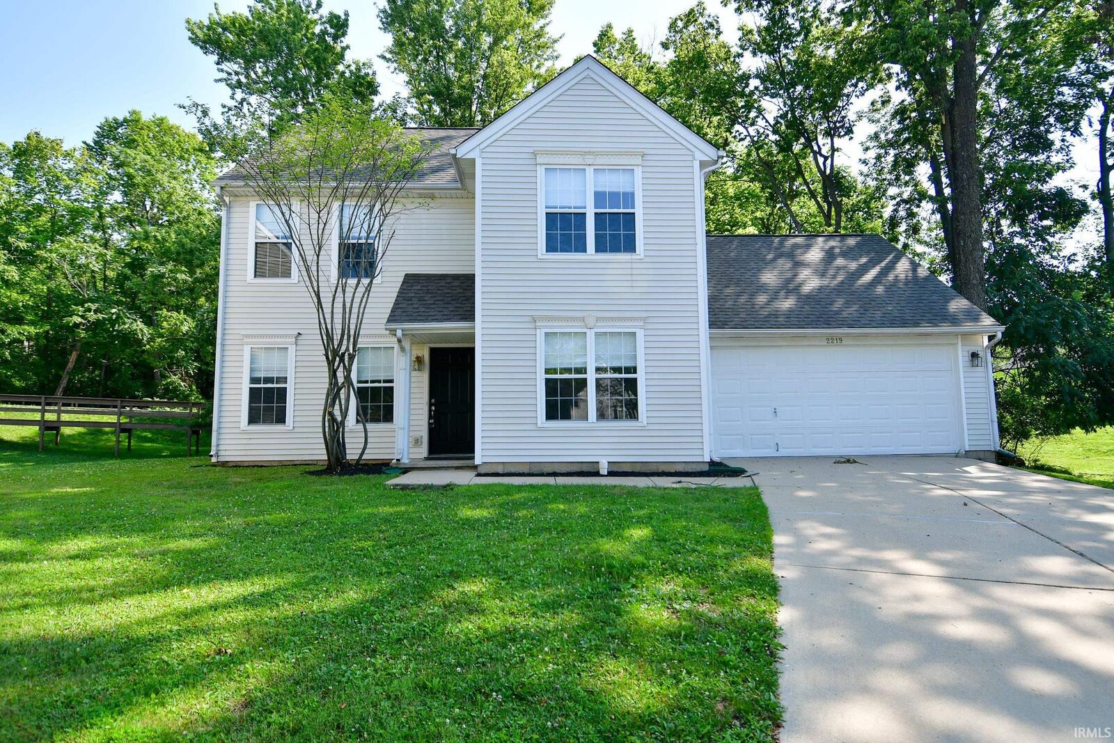 Property Photo:  2219 S Sweetbriar Court  IN 47401-4651 