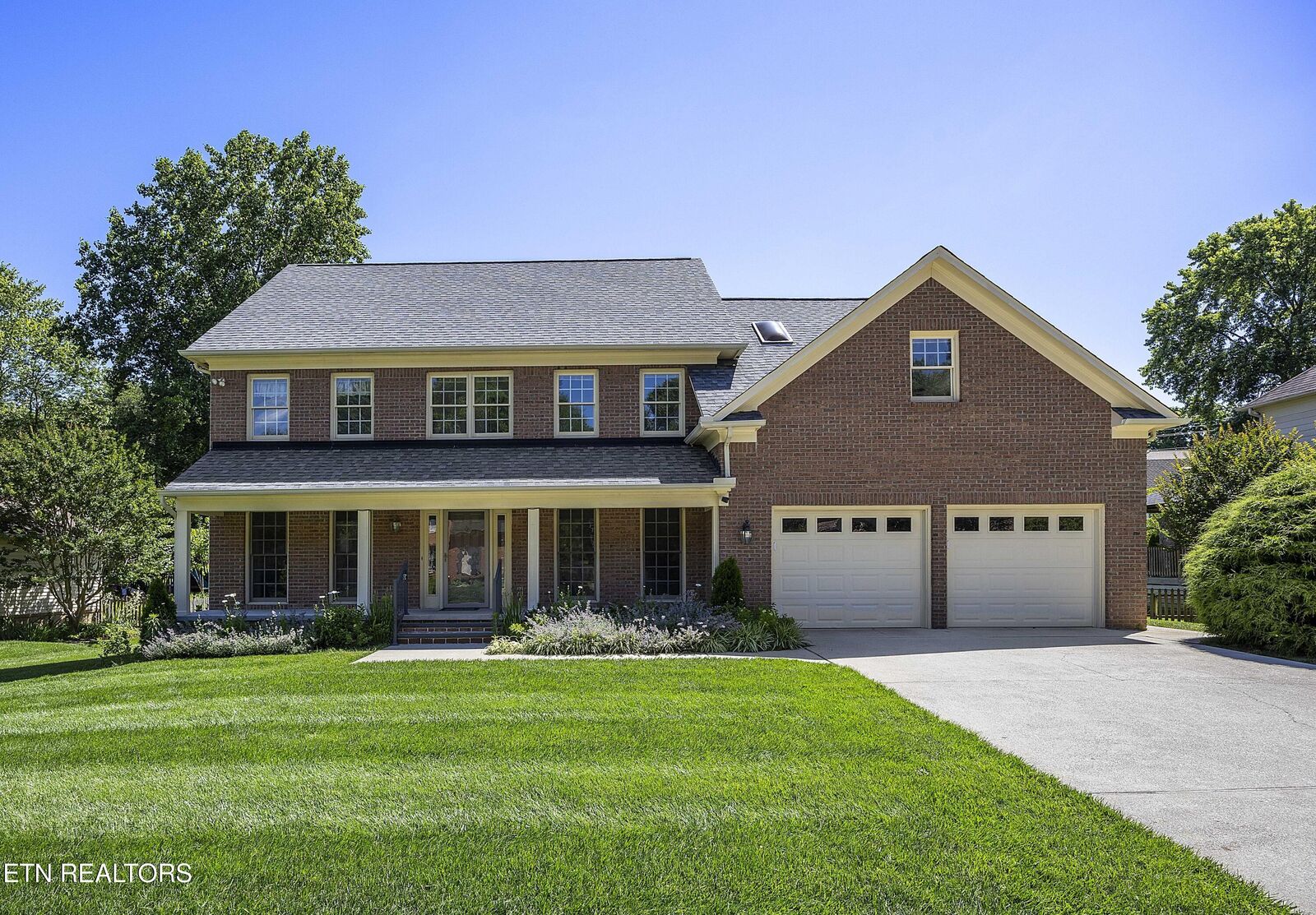 Property Photo: 1208 Ashgrove Place TN 37919