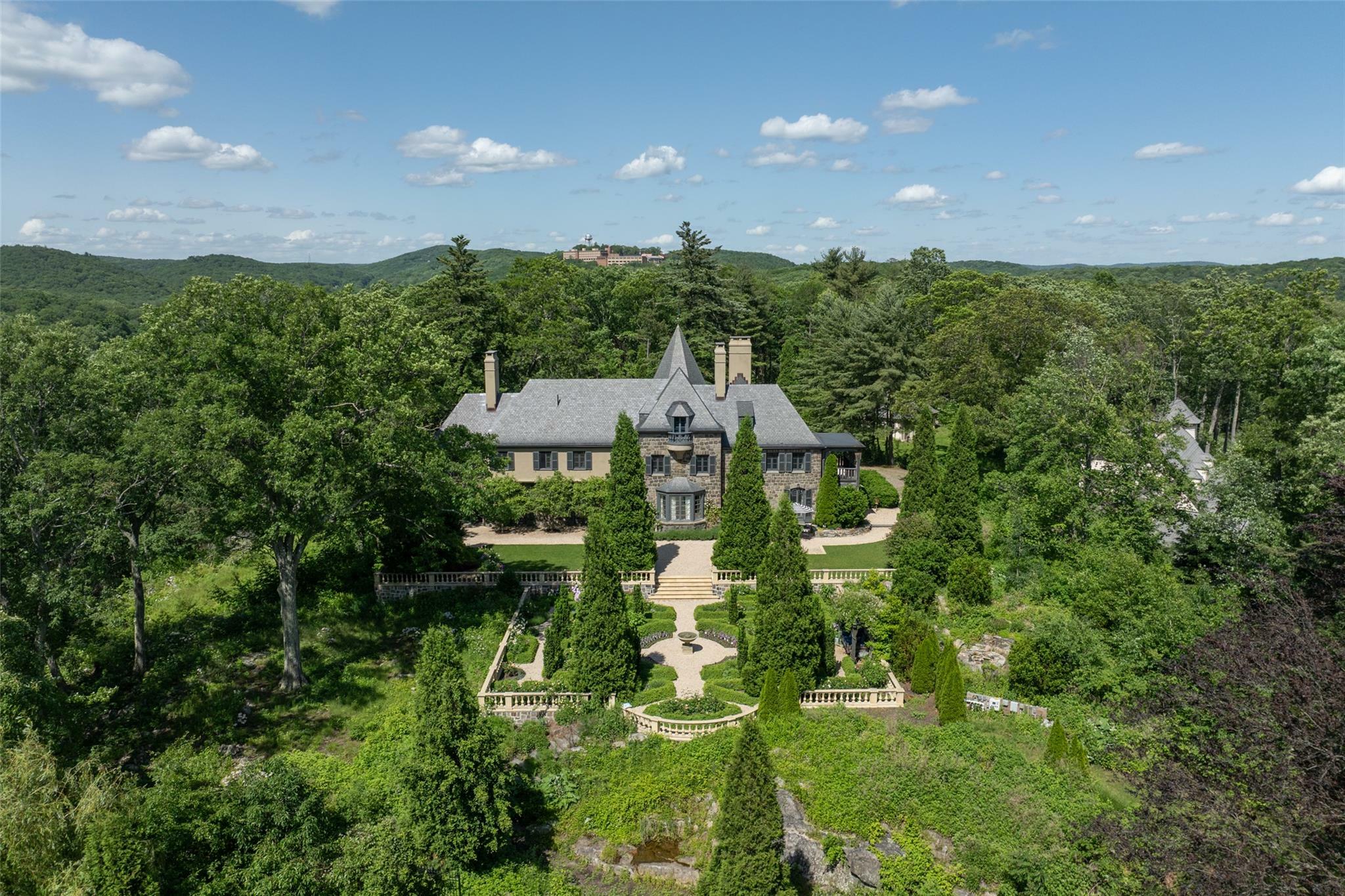 Property Photo: 41-61 Evarts Hill NY 10524