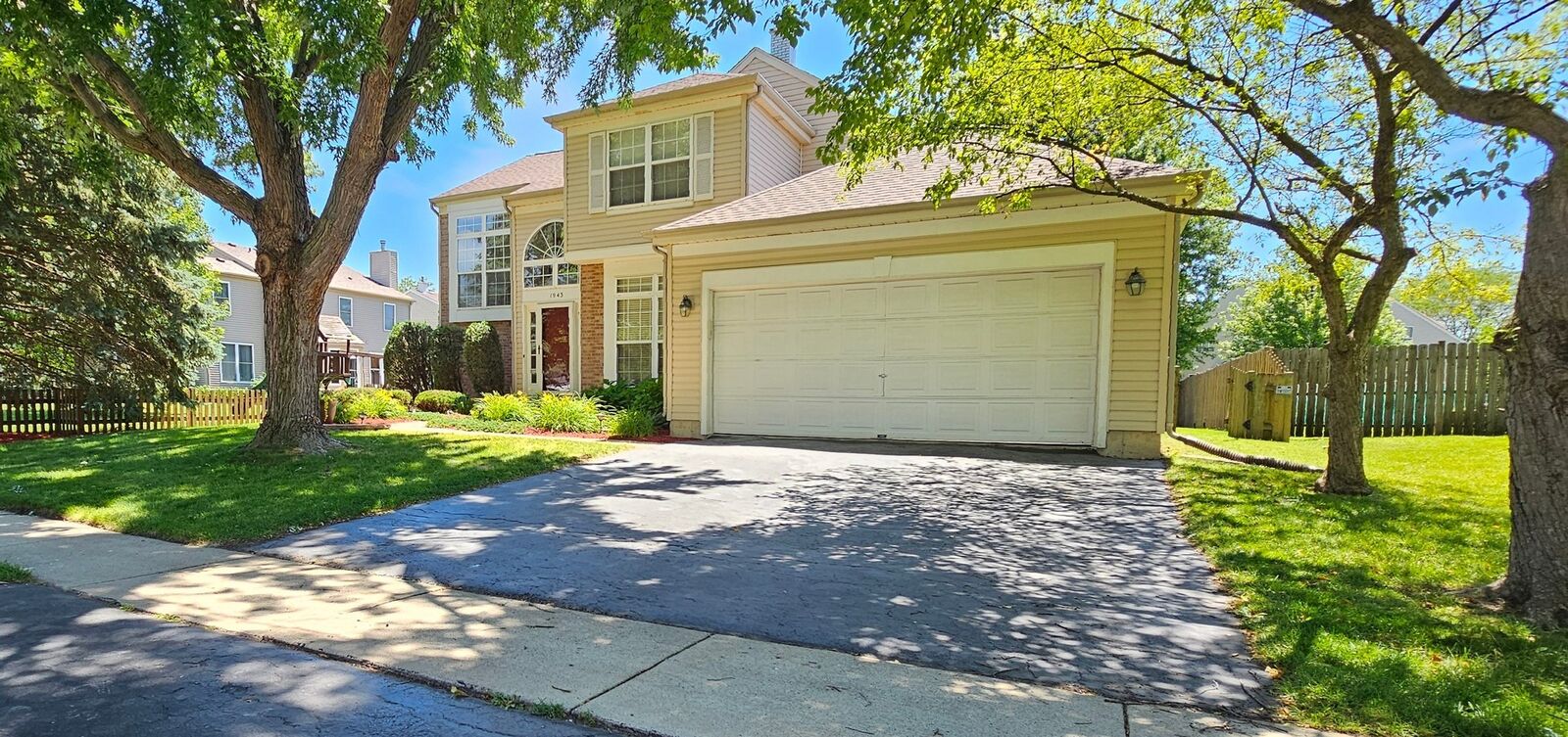 Property Photo: 1943 Woodhaven Drive IL 60103