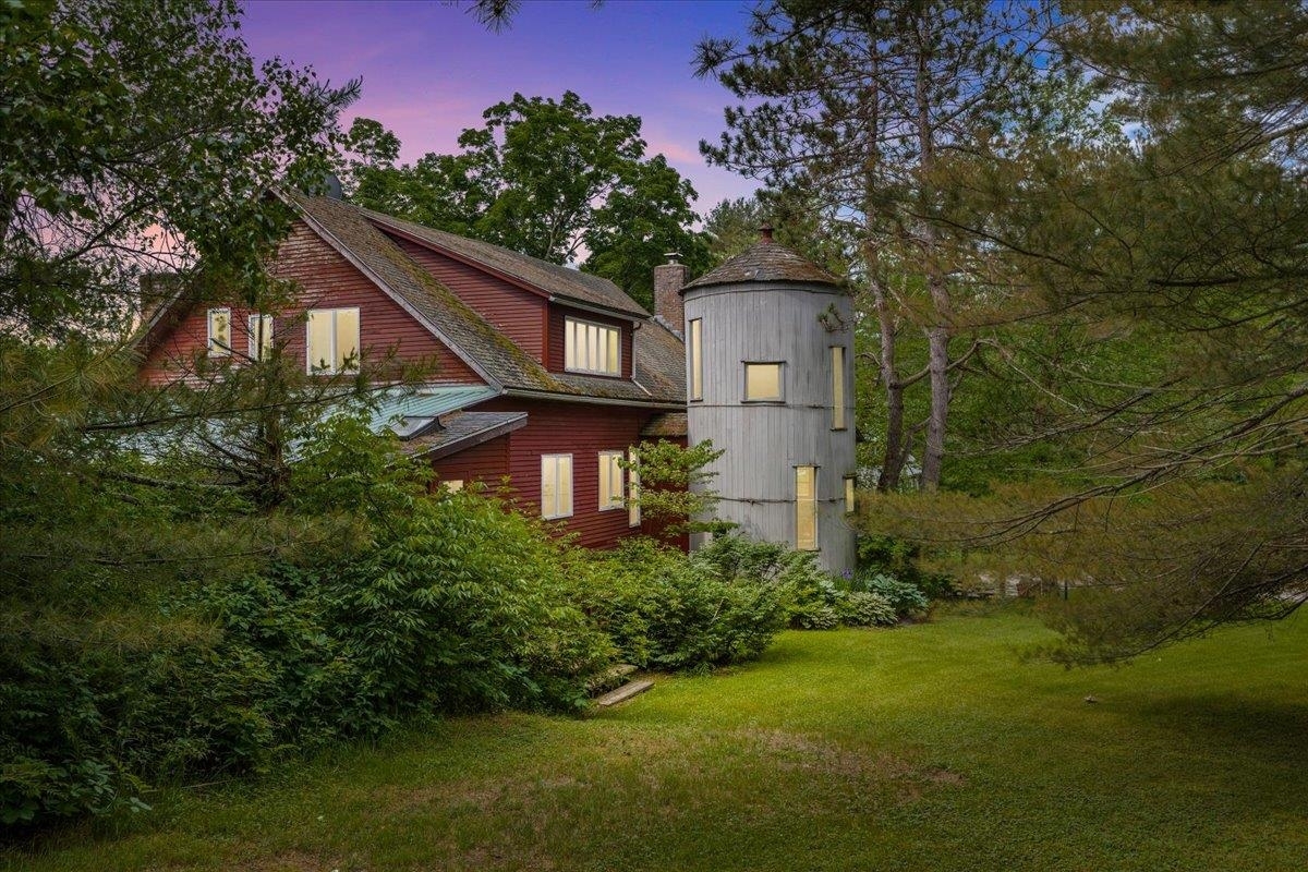 Property Photo:  1313 Barrows Road  VT 05672 