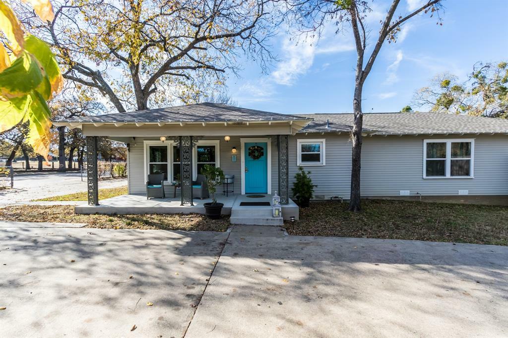 Property Photo:  526 Ball Street  TX 76051 