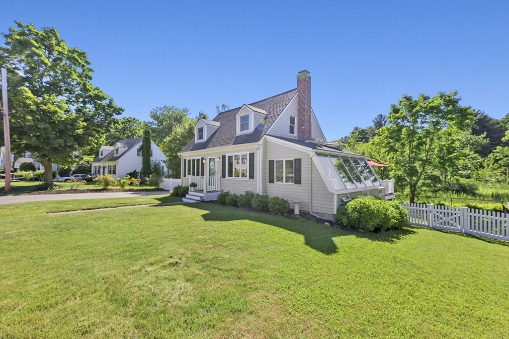 Property Photo:  16 Plymouth Road  MA 01867 