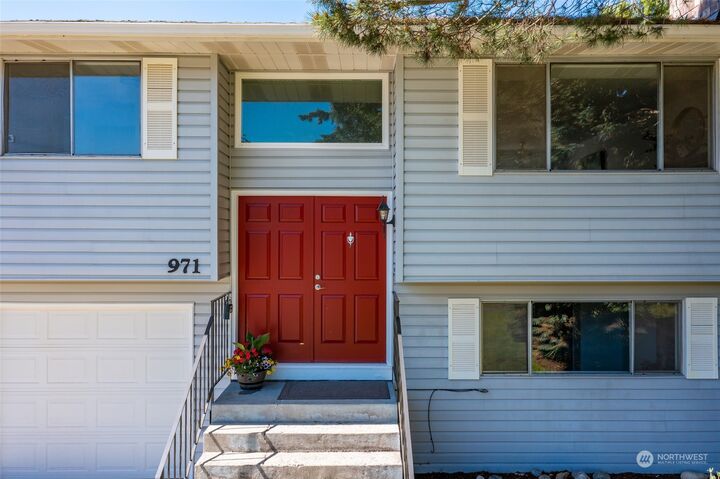 Property Photo:  971 NW Illahee Drive  WA 98277 