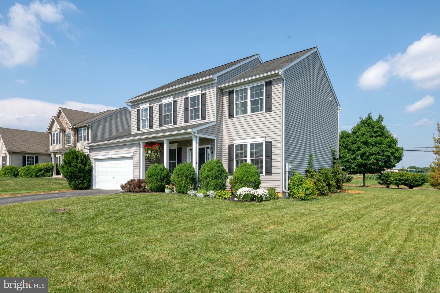 Property Photo:  416 Sweetwater Drive  PA 17078 