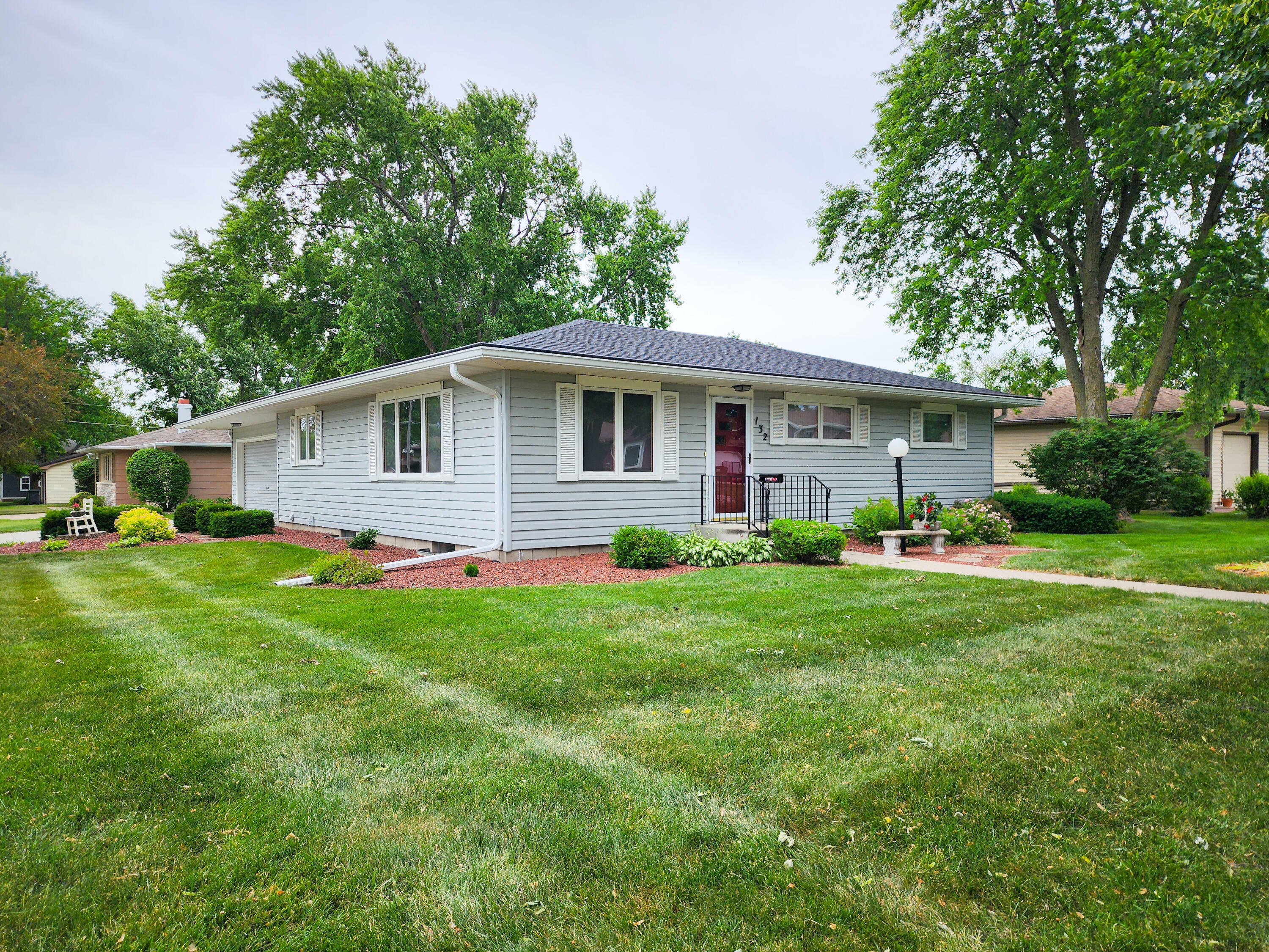 Property Photo:  132 Park Avenue  IA 50248 