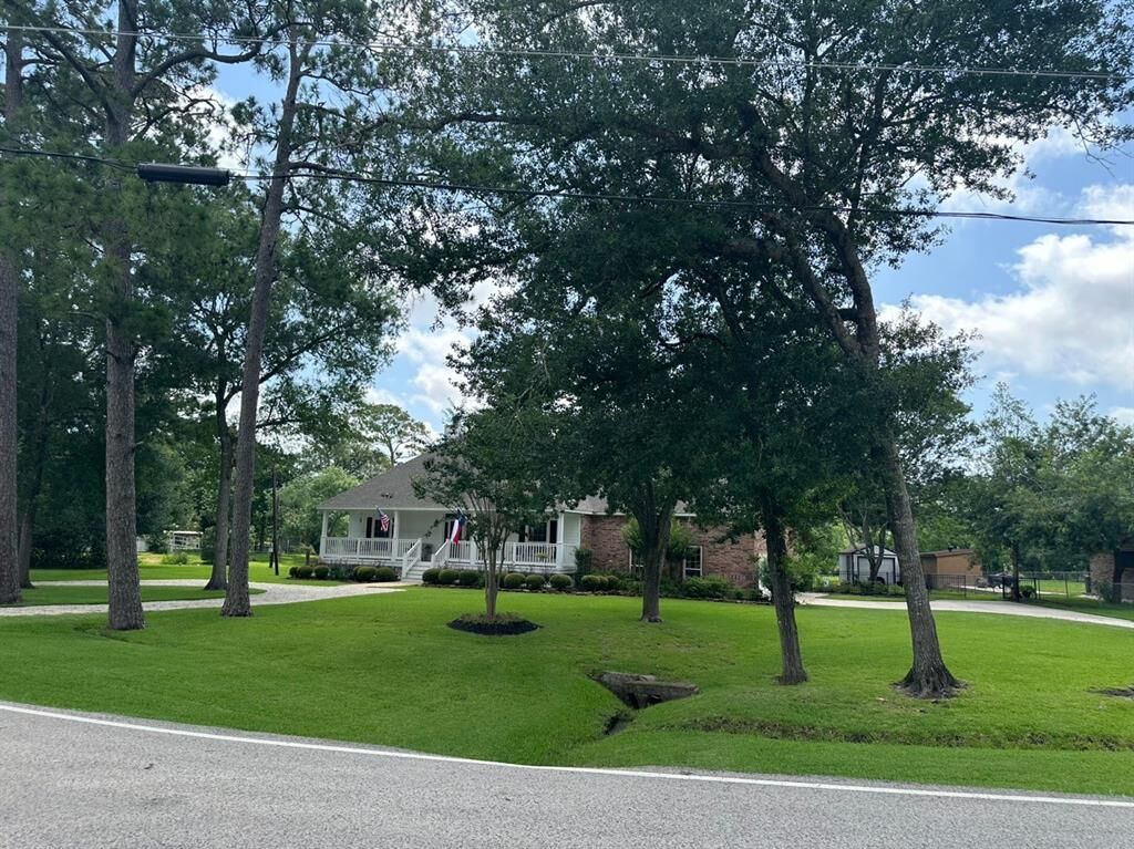 Property Photo: 4840 Bayou Boulevard TX 77521