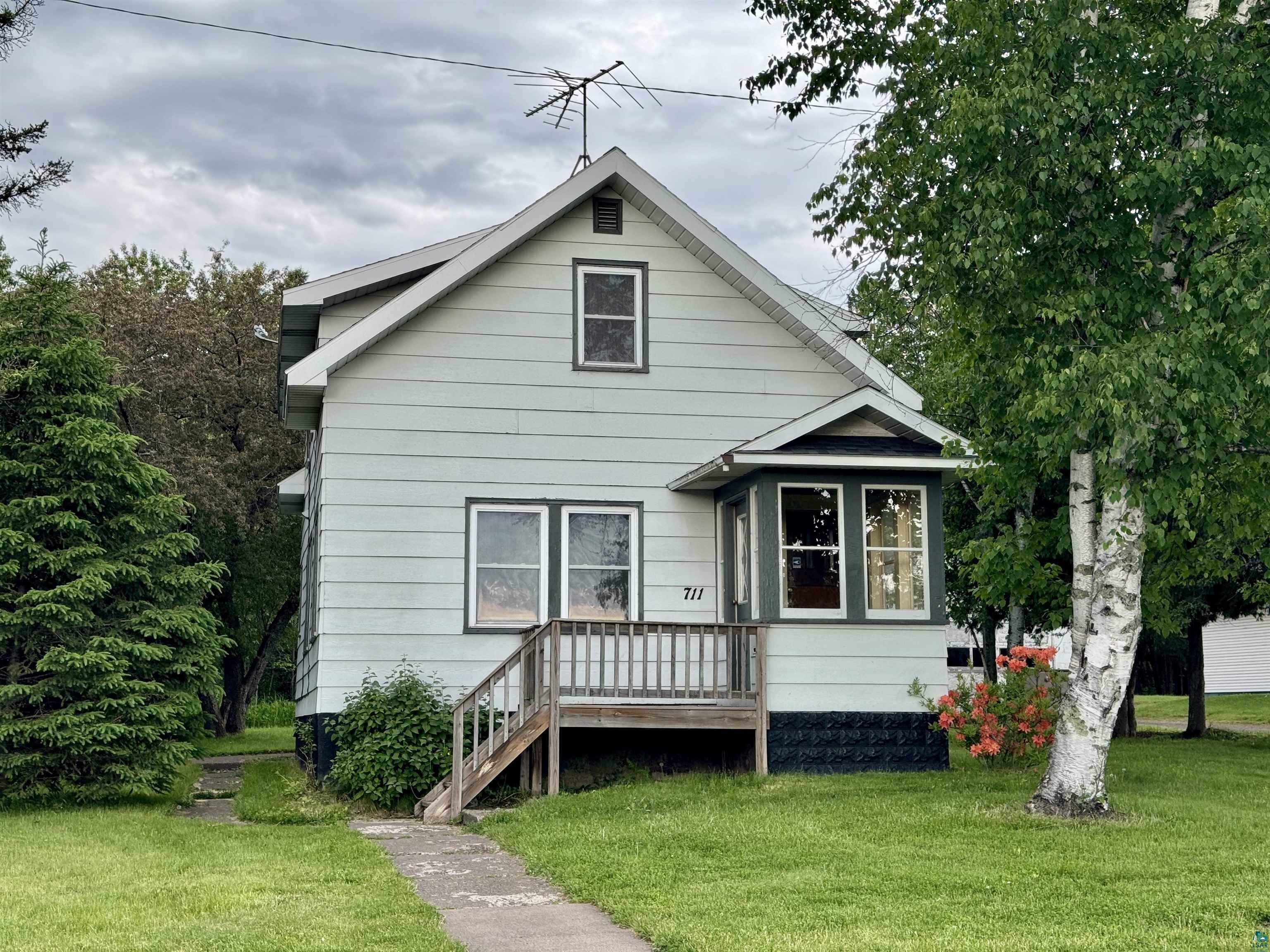 Property Photo: 711 9th St MN 55616