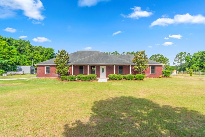 Property Photo: 10616 SW 170th Street FL 32618