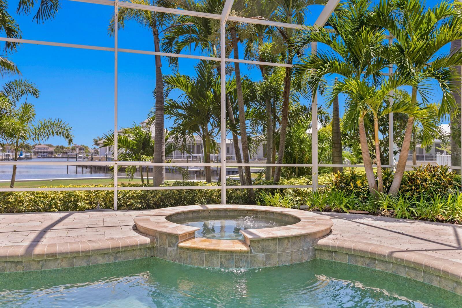 Property Photo:  708 Islebay Drive  FL 33572 