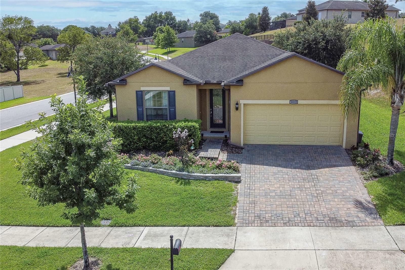 Property Photo:  30225 Donnington Loop  FL 32757 