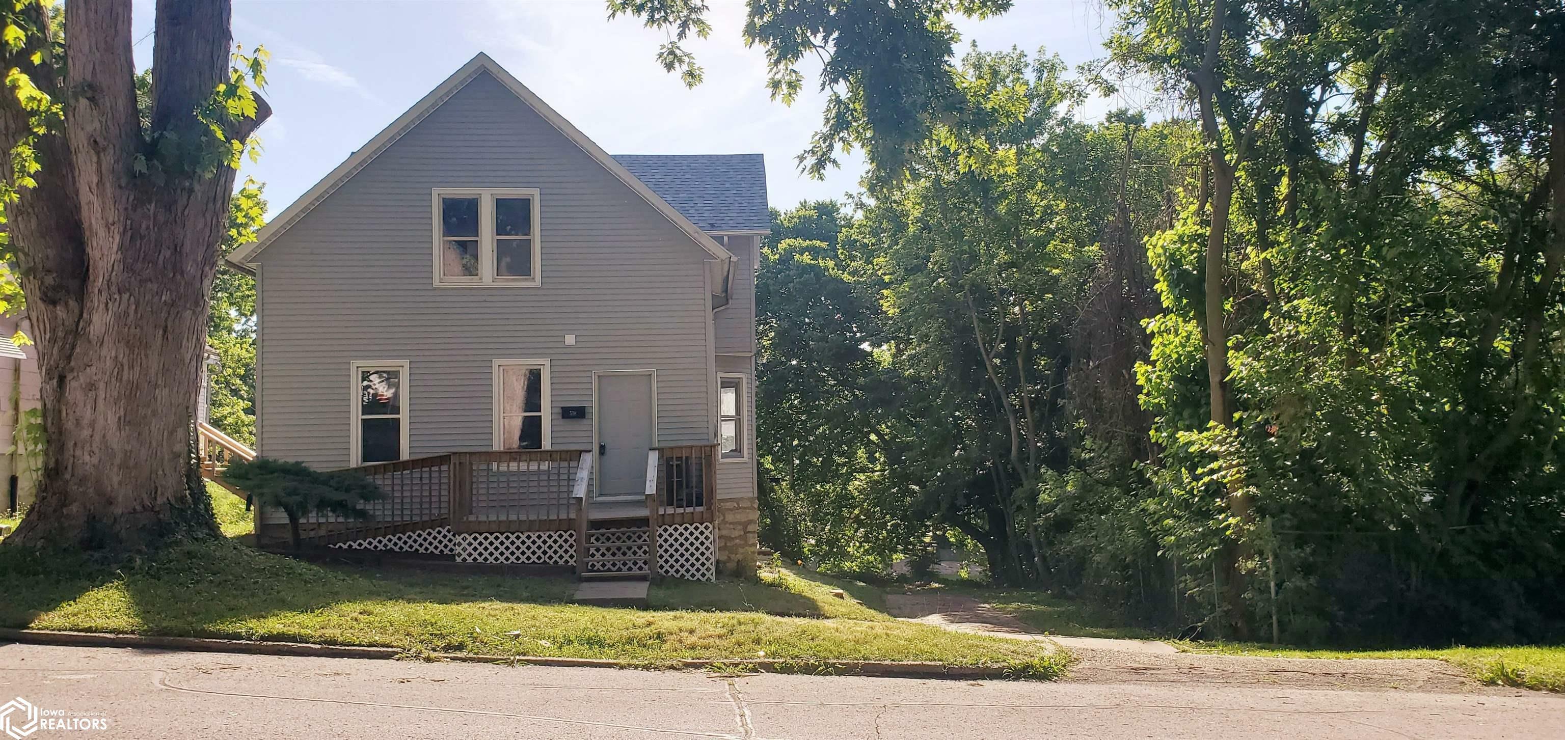 Property Photo:  518 S 7th Street  IA 52601 