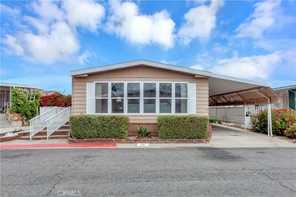 Property Photo:  18601 Newland Street 89  CA 92646 