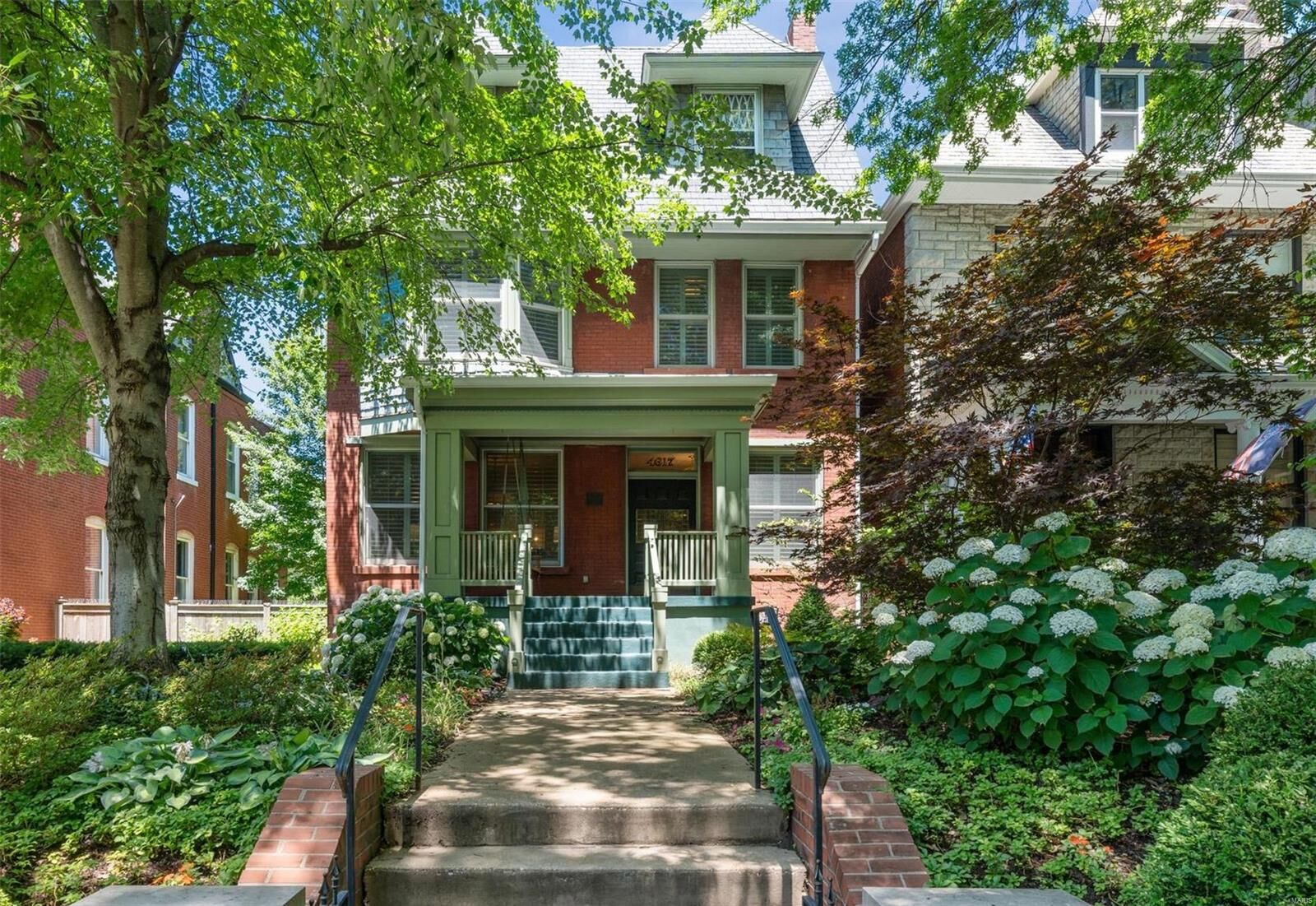Property Photo: 4617 Maryland Avenue MO 63108