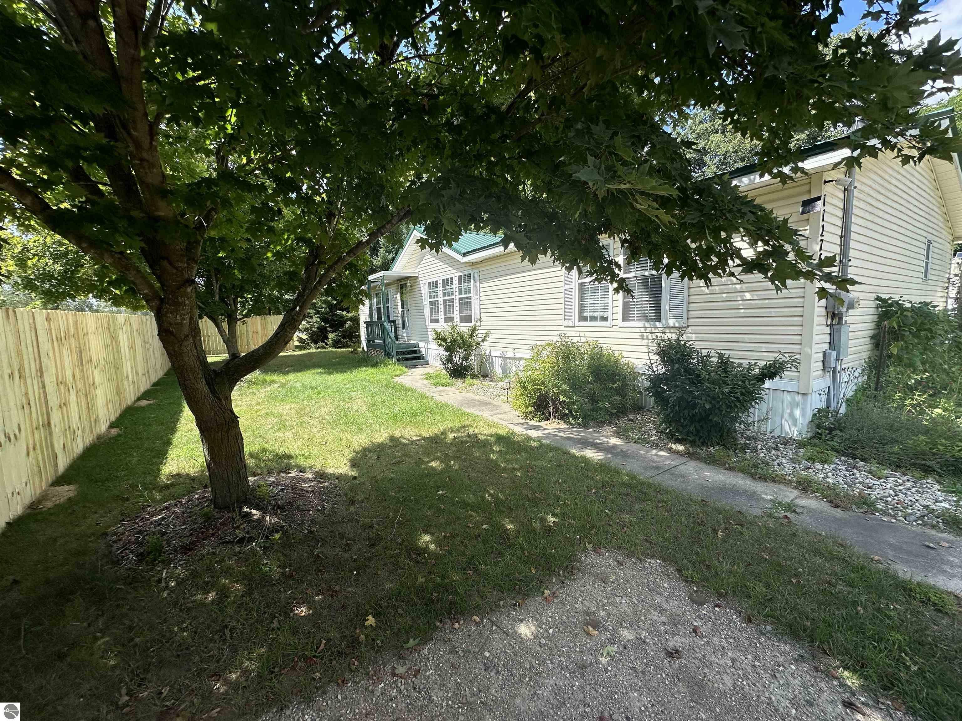 Property Photo:  11276 S Harrison Avenue  MI 48622 