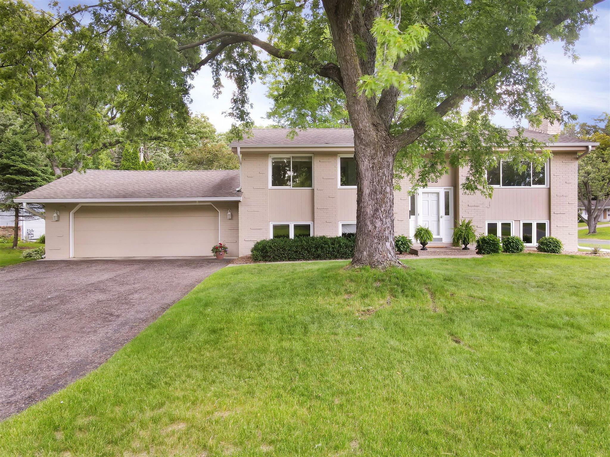 Property Photo: 8433 York Avenue S MN 55431