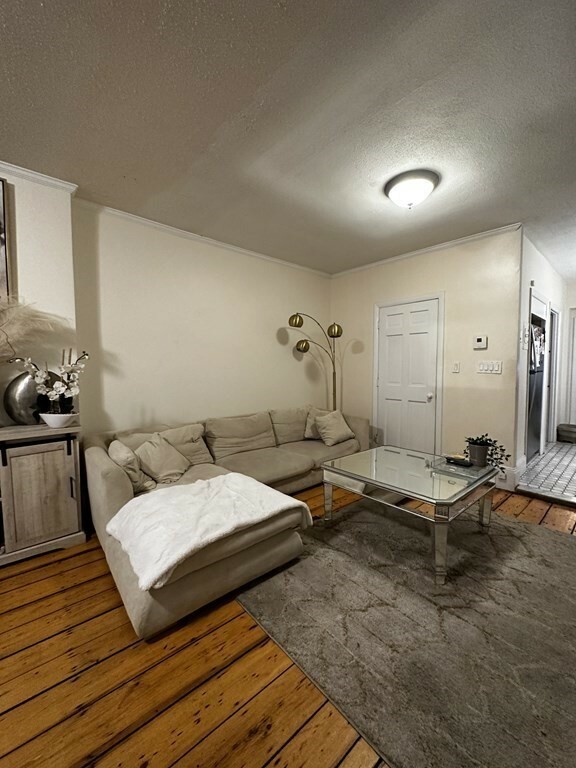 Property Photo:  194 W Springfield St 1  MA 02118 