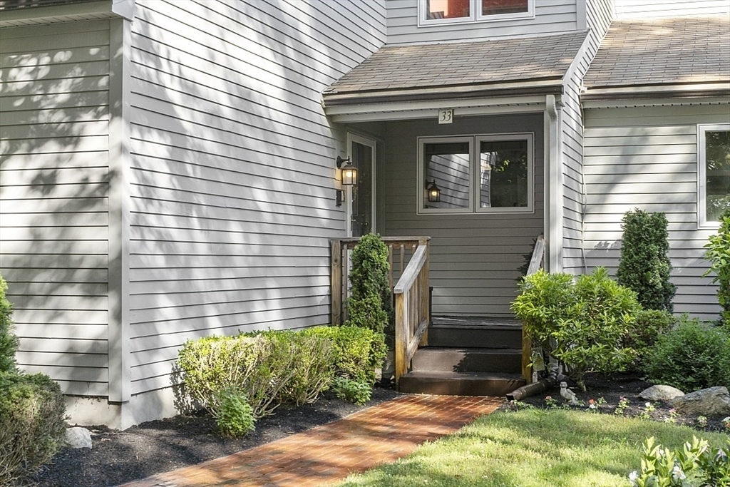 Property Photo:  33 Monadnock Dr 33  MA 01886 