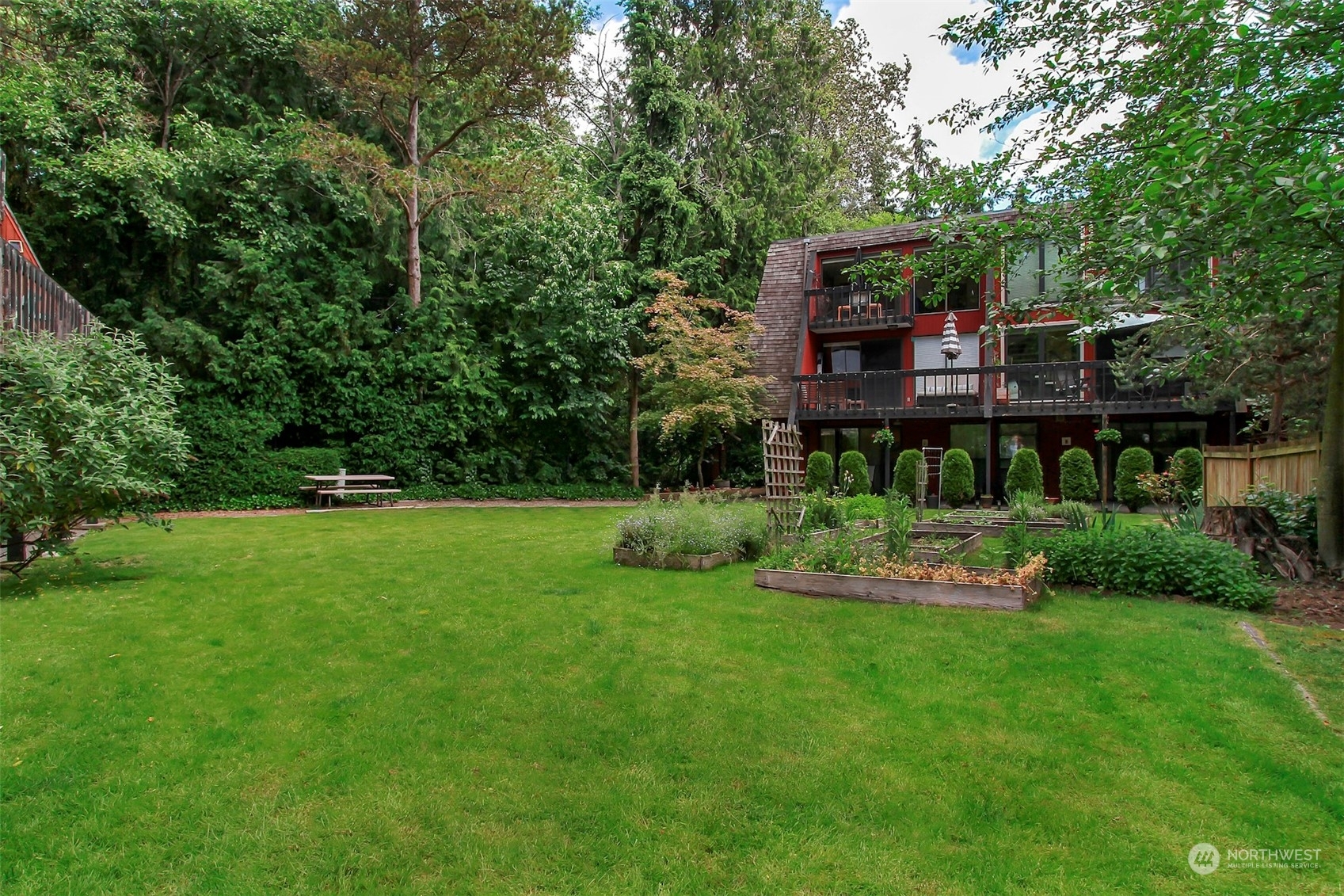 Property Photo:  10763 Burke Avenue N E-15  WA 98133 