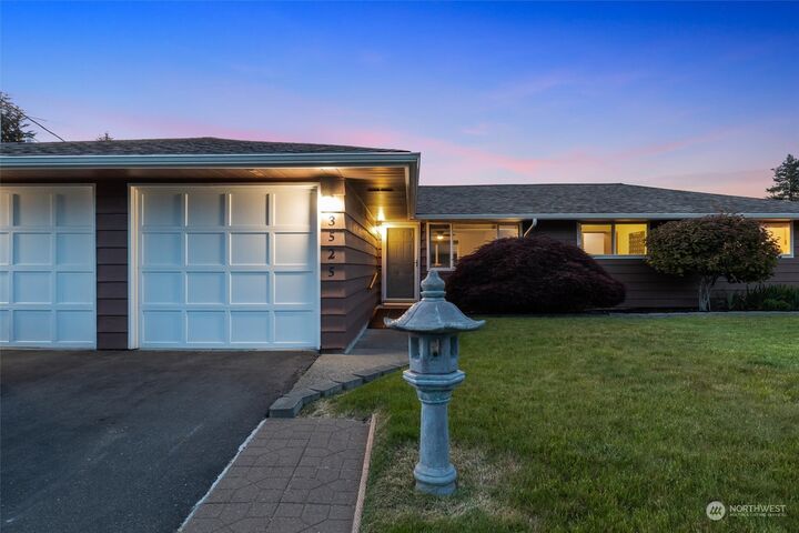 3525 206th Place SW  Lynnwood WA 98036 photo