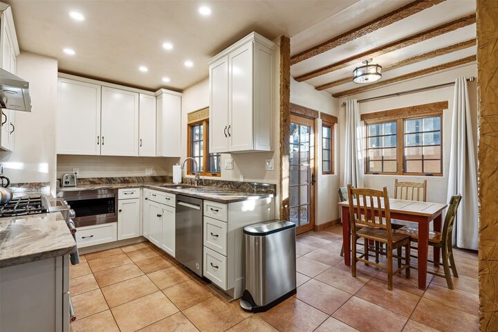 Property Photo: 220 1/2 McKenzie Street NM 87501