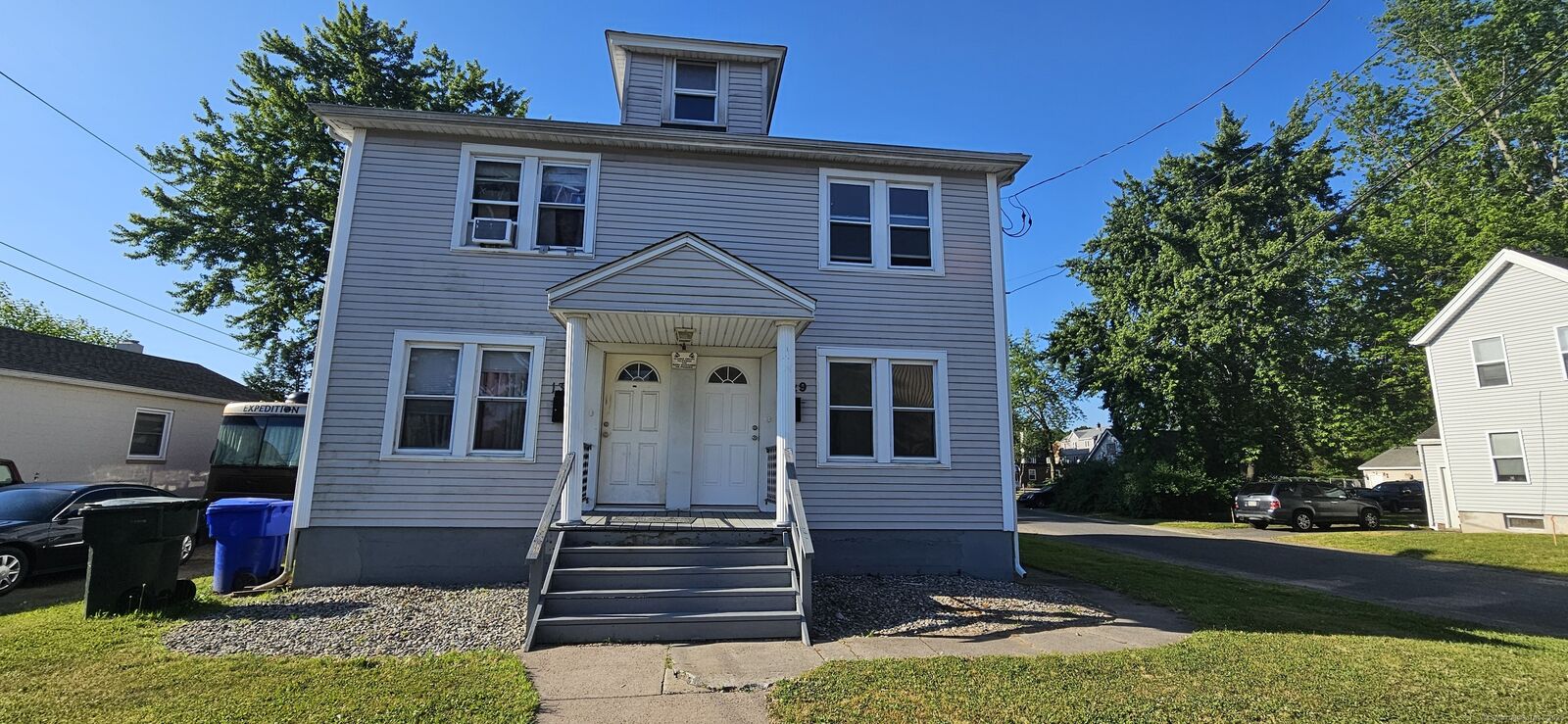 Property Photo:  129 Tolland Street  CT 06108 