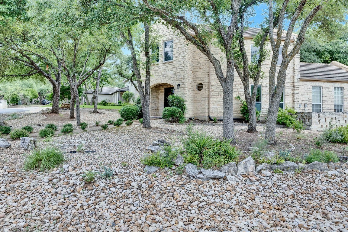 Property Photo:  6 Applegreen Lane  TX 78738 