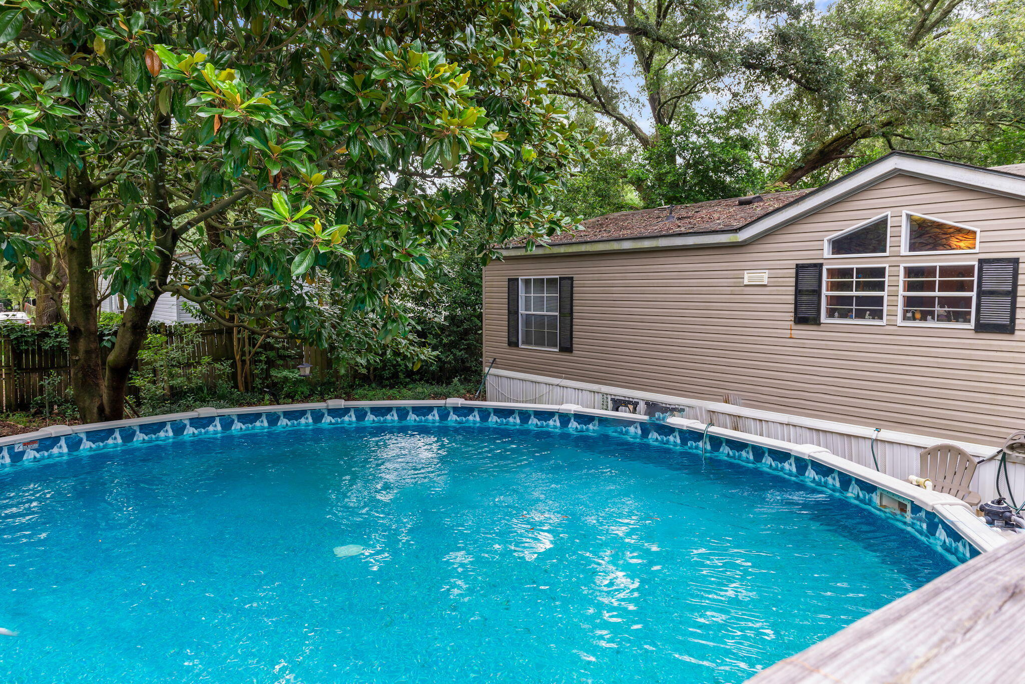 Property Photo:  5452 Regents Ave Avenue  FL 32526 