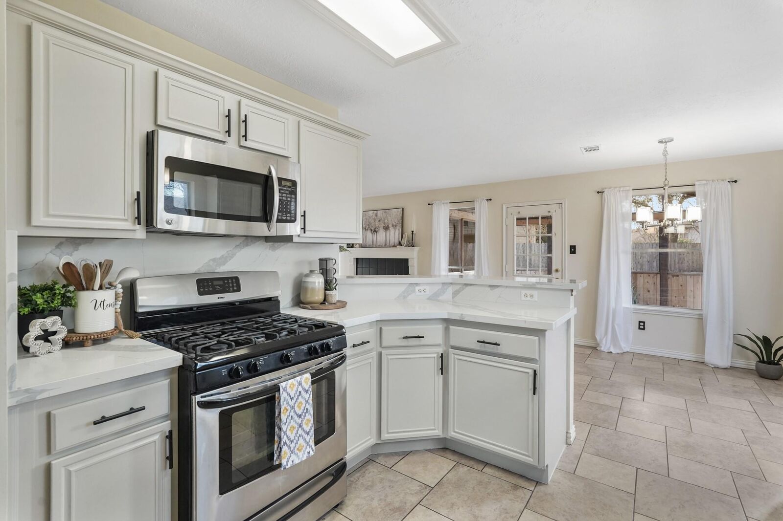 Property Photo: 3127 Summerfield Ridge Court TX 77498