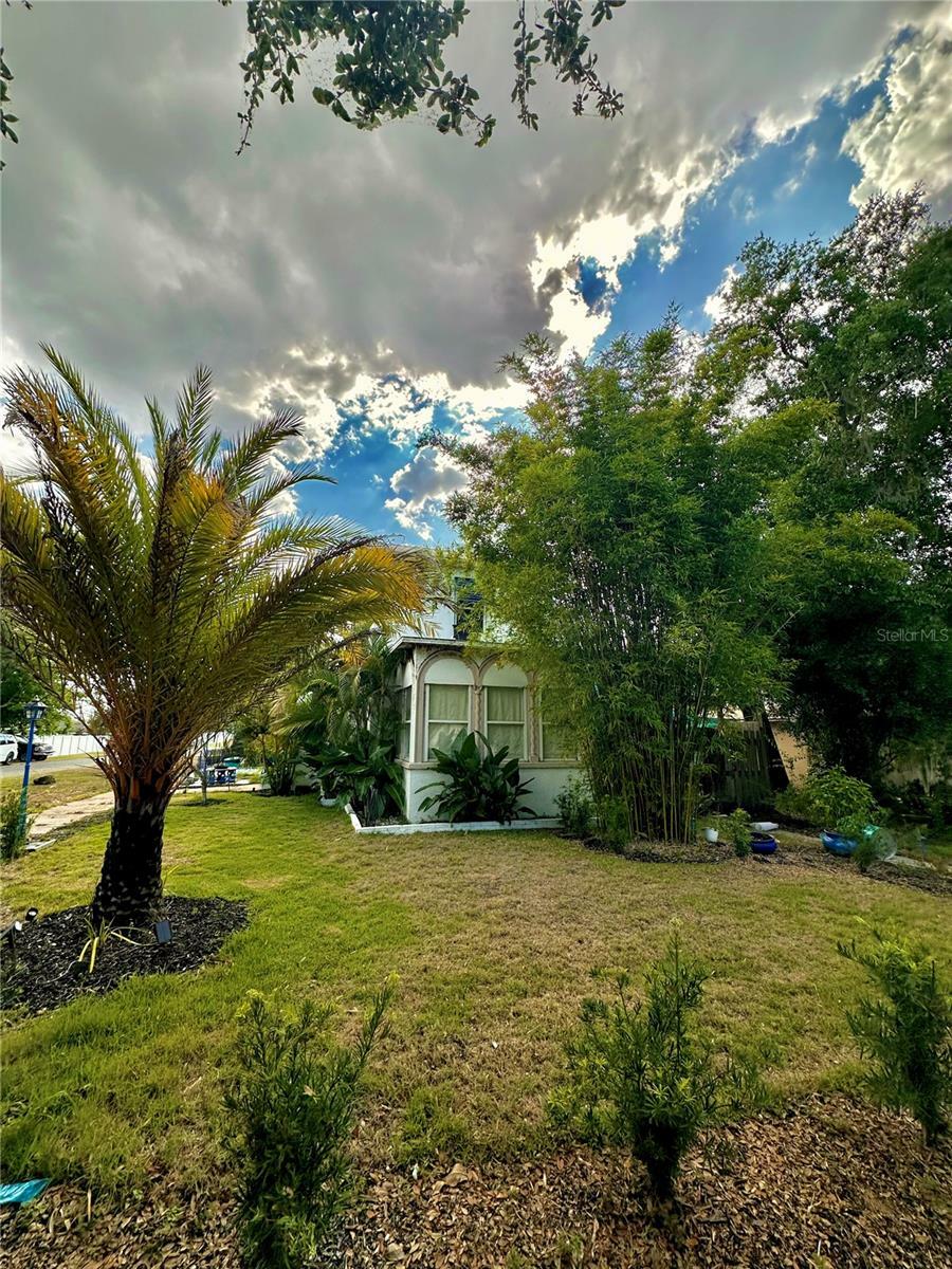 Property Photo:  100 W Myrtle Street  FL 34737 