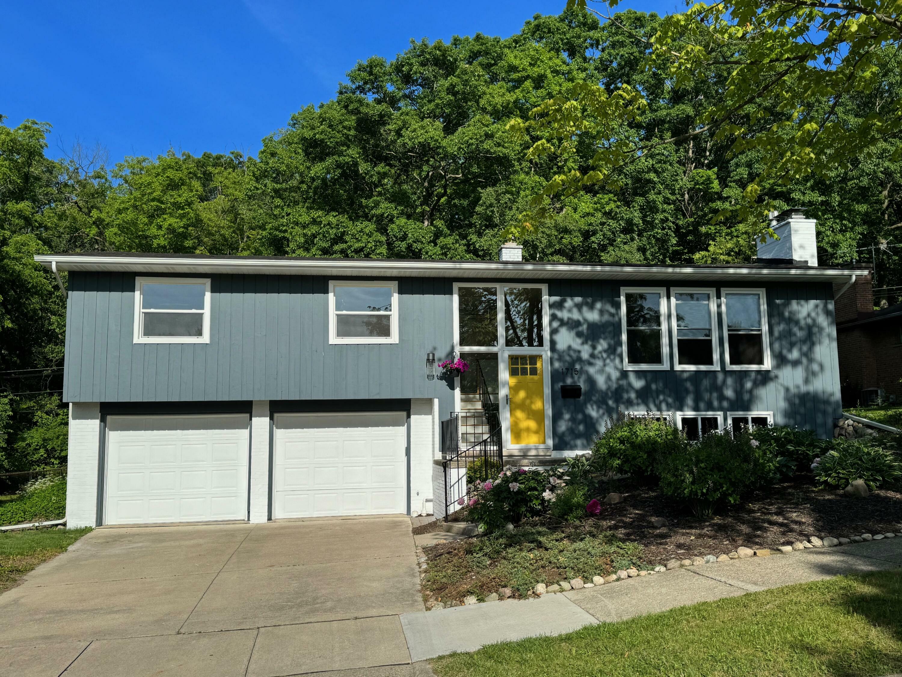 Property Photo: 1715 Ivywood Drive MI 48103