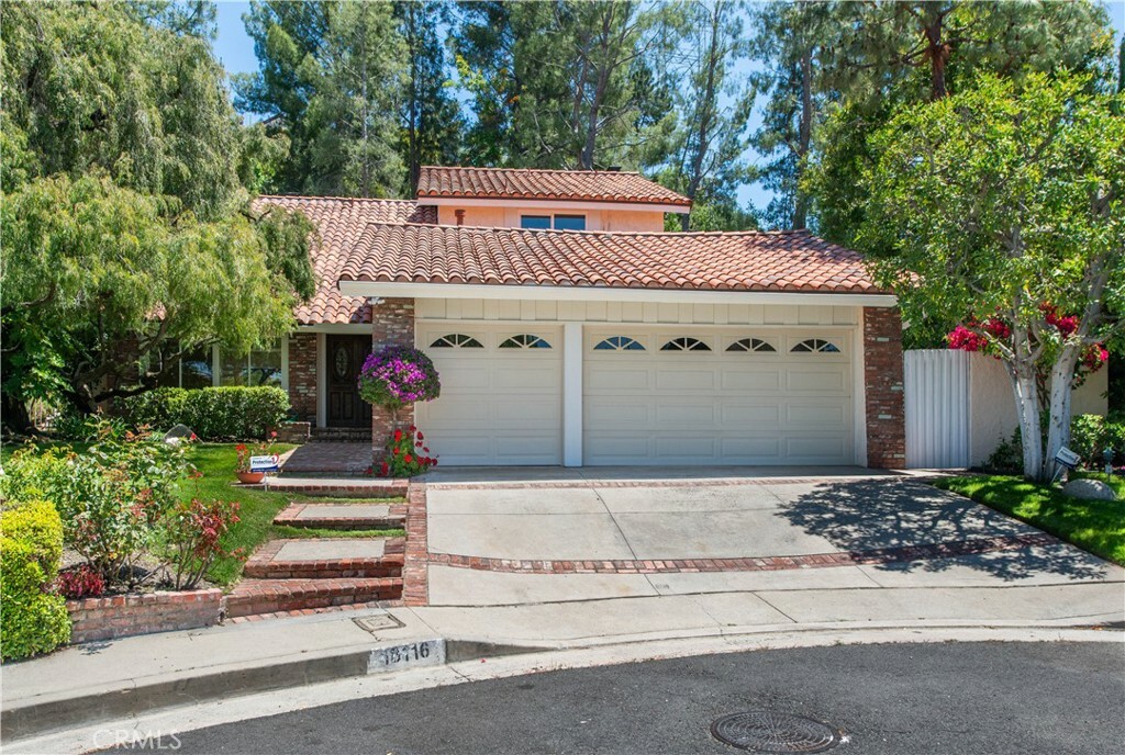 Property Photo:  18116 Deer View Court  CA 91316 