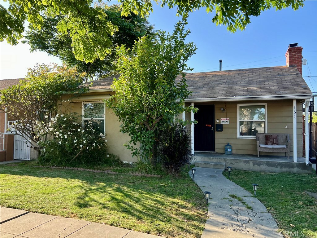 Property Photo:  161 E Barclay Street  CA 90805 