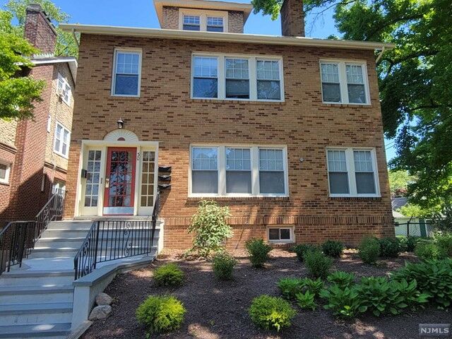 Property Photo:  30 Walnut Parkway 3  NJ 07042 