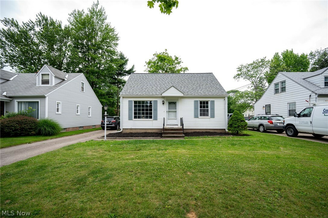 Property Photo:  30 Avalon Drive  OH 44146 