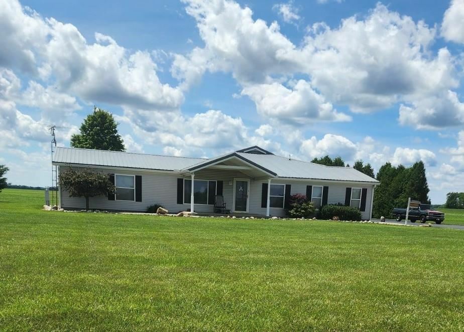 Property Photo:  4311 N County Road 200 West  IN 47356 