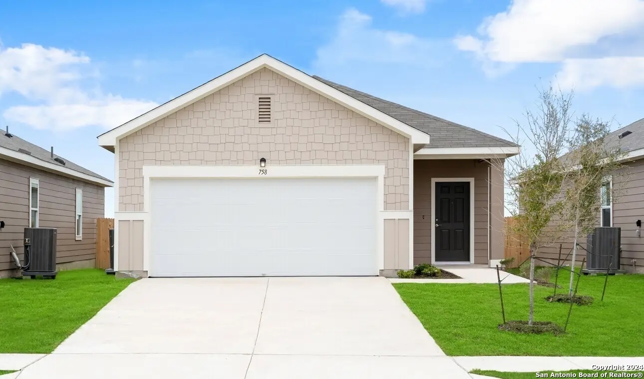Property Photo: 938 Goodhart TX 78221