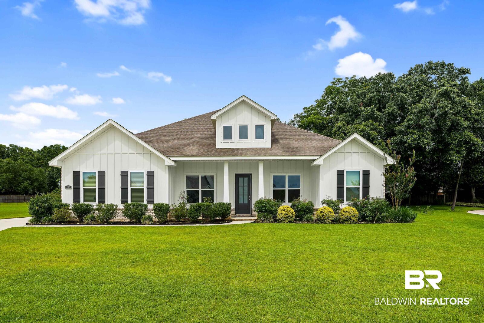 Property Photo: 360 Nandina Loop AL 36532