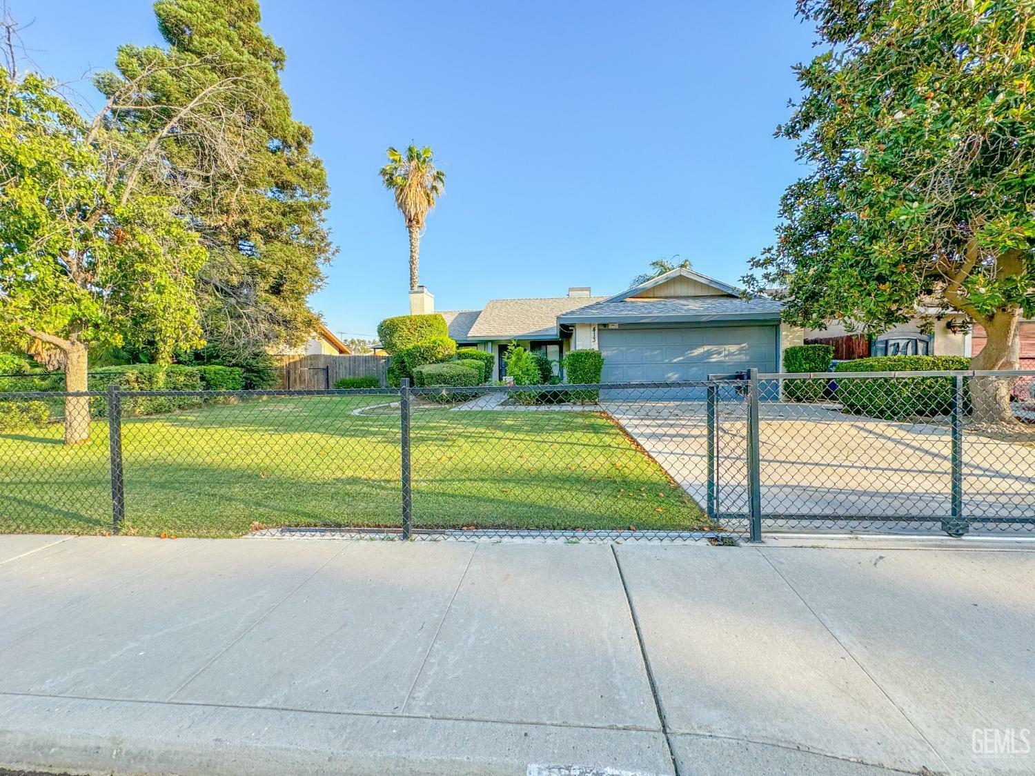 413 Pearson Avenue  Bakersfield CA 93308 photo