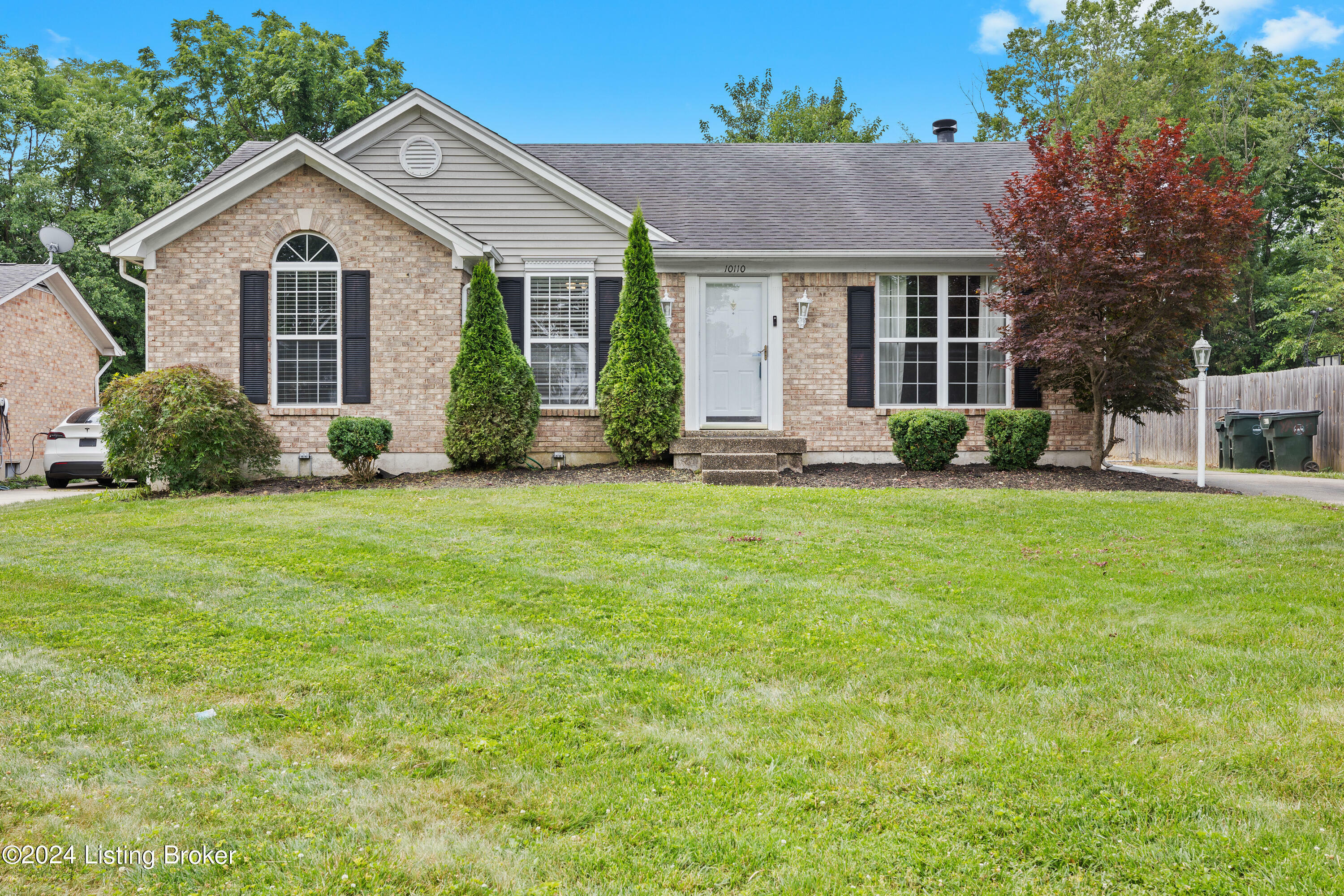 Property Photo:  10110 Settlers Crest Ln  KY 40299 