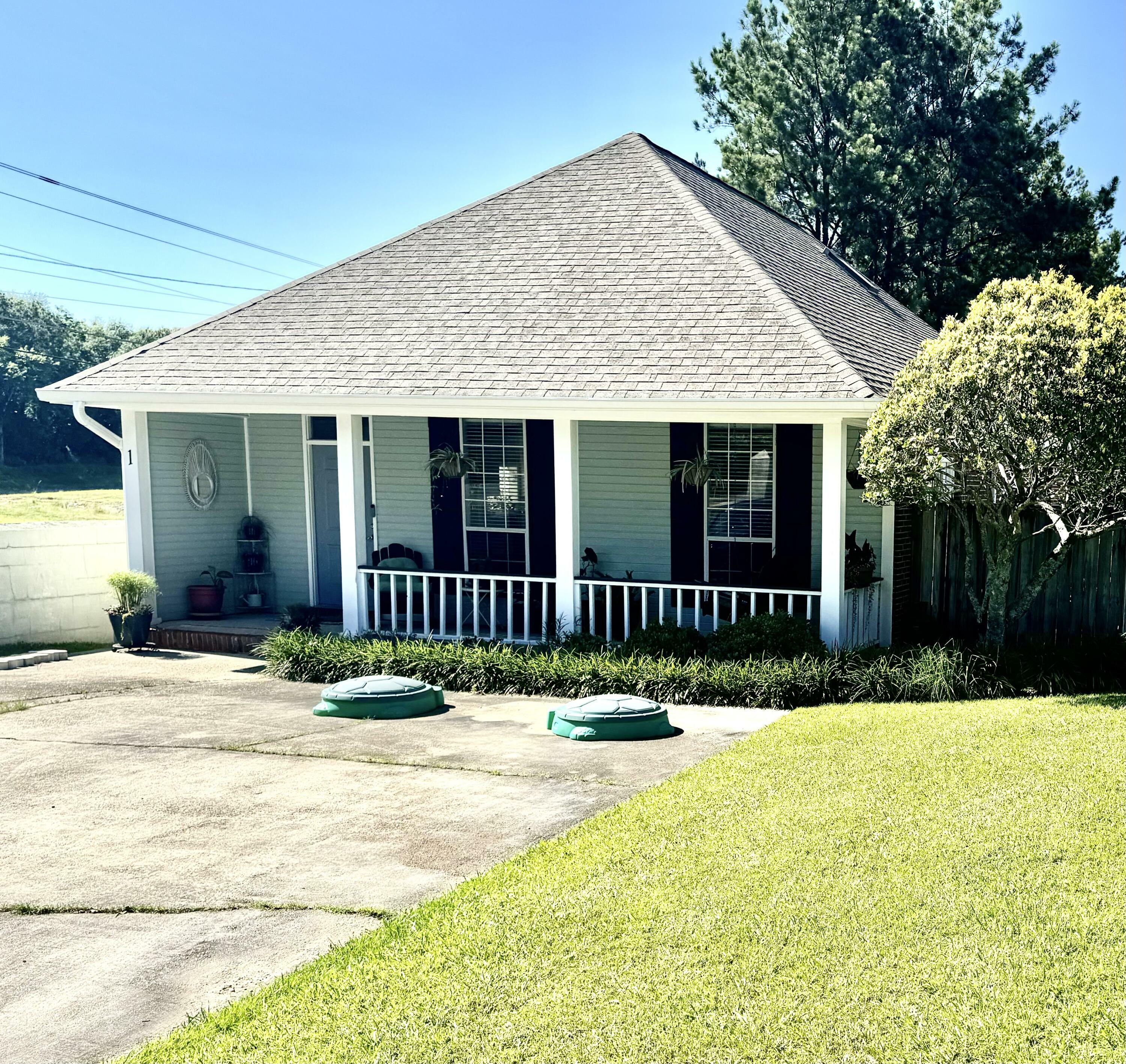 Property Photo: 1 Lafayette Dr. MS 39402