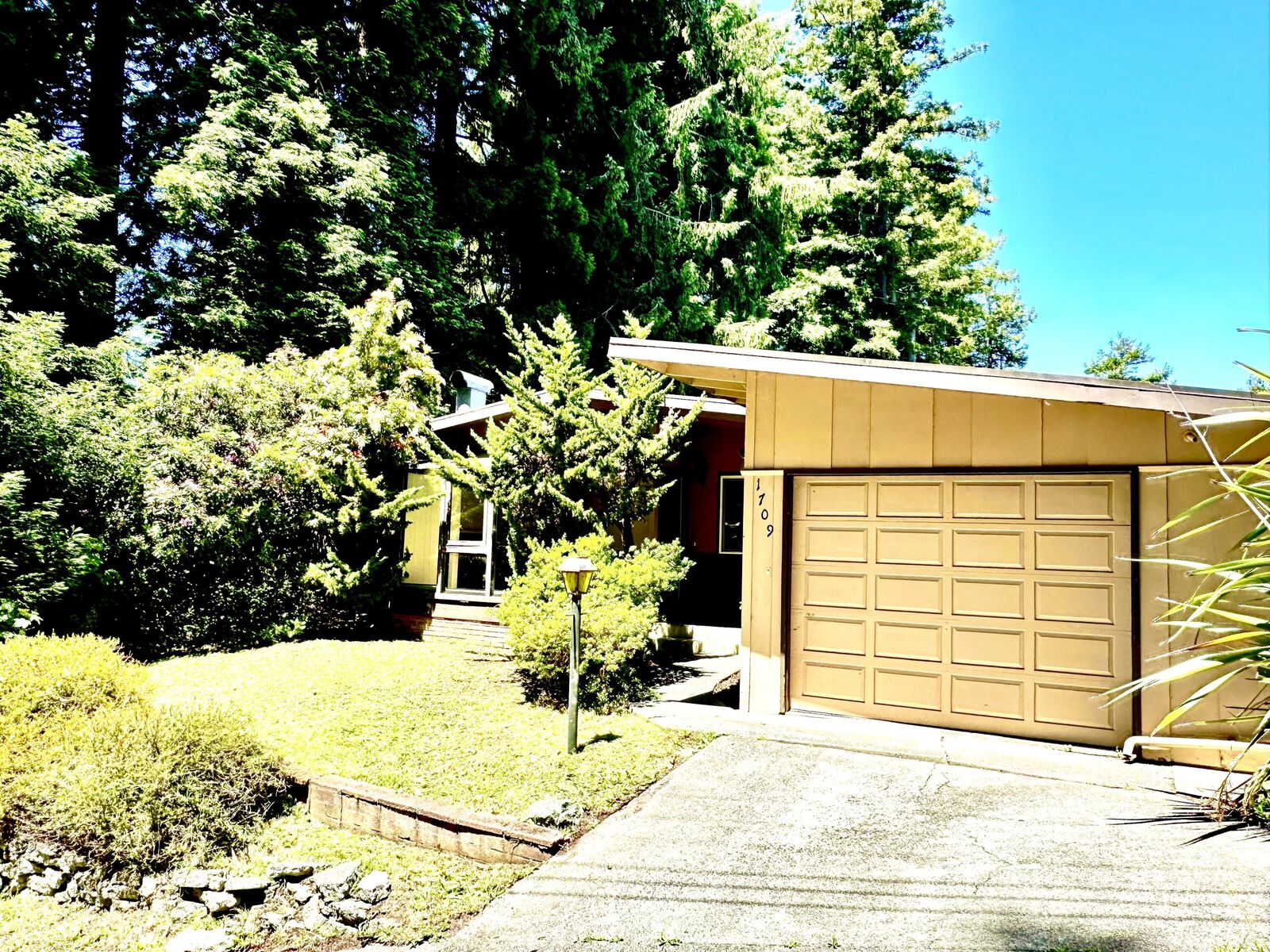 Property Photo:  1709 Trinity Street  CA 95501 