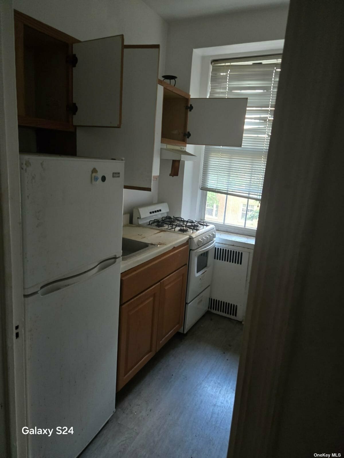 Property Photo:  35-50 78th Street 3E  NY 11372 