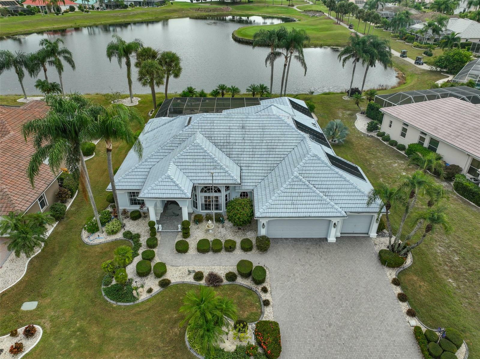 Property Photo:  2126 Platinum Drive  FL 33573 